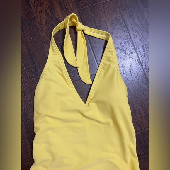 Anne Cole Pale Yellow Stretchy Halter Top One Piece Swimsuit - Picture 2 of 9